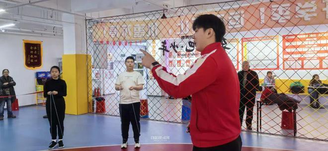 中考体育九游体育“指挥棒”让冰城娃真正走上运动场(图5)