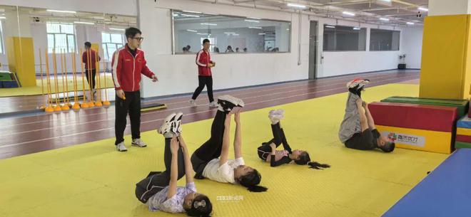 中考体育九游体育“指挥棒”让冰城娃真正走上运动场(图9)