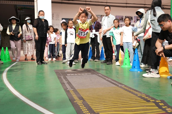 合肥市育新小学举行2025年春季田径运动会九游体育(图3)