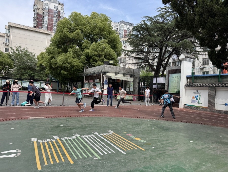 追风逐梦展风采 香雅少年勇争先 合肥市香樟雅苑小学2025年春季田径运动会圆满举行九游体育(图4)