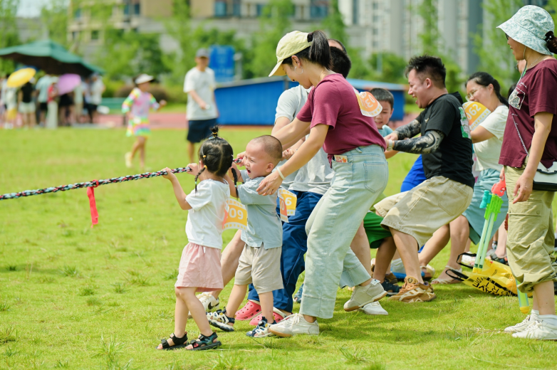 世运有我·韧性生长：信和片区熊猫的四季亲子运动会“小活动”撬动“大治理”九游体育(图3)
