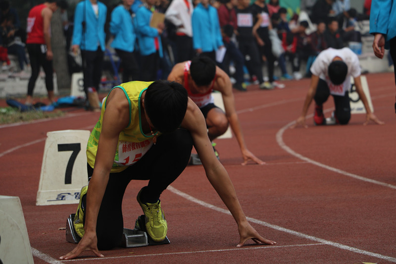 第一届全国青少年田径运动会：广东男子4×400米接力创新九游体育纪录夺冠(图1)