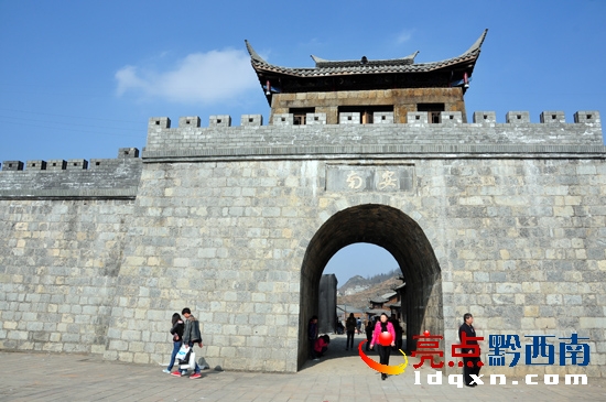 “安南九游体育古城”春节新貌迎客(图)(图3)