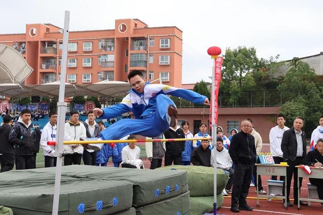 九游体育独山中学第四届体育文化艺术节暨第52届田径运动会开幕(图4)