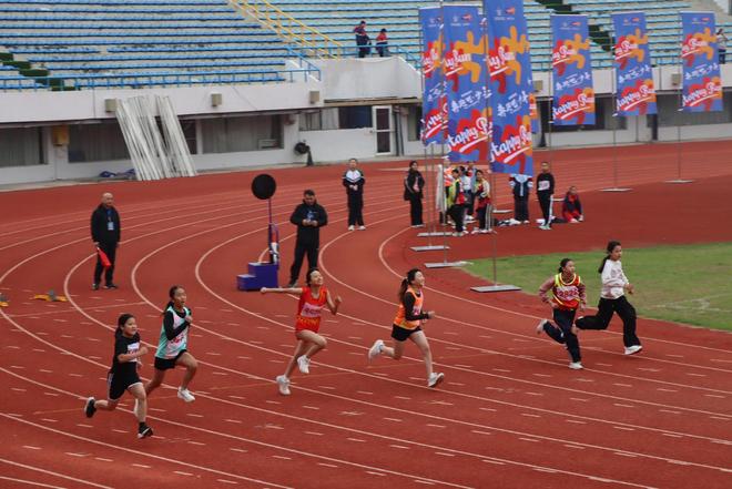 “奔九游体育跑吧·少年”2025年平顶山市中小学田径运动会圆满落幕(图2)