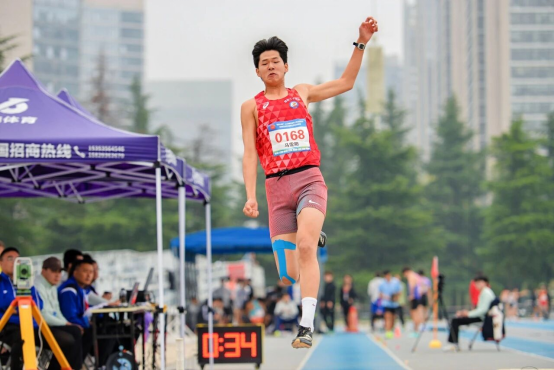 平全国中学生冠军赛纪录！西安学子全国中学生田径冠军赛九游体育勇夺金牌！(图7)