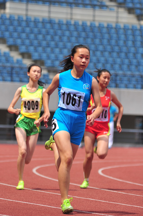 九游体育郑州市国防科技学校举办2025秋季田径运动会(图1)