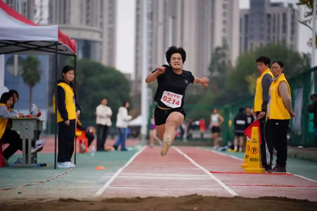 “奔跑吧·少年” 湘潭市第十四届运动会田径比赛圆满完赛九游体育(图6)