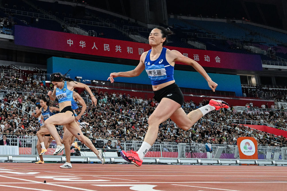 全运会｜田径综合：百米大战迎新王 “小孩姐”破亚洲青年纪录九游体育(图2)