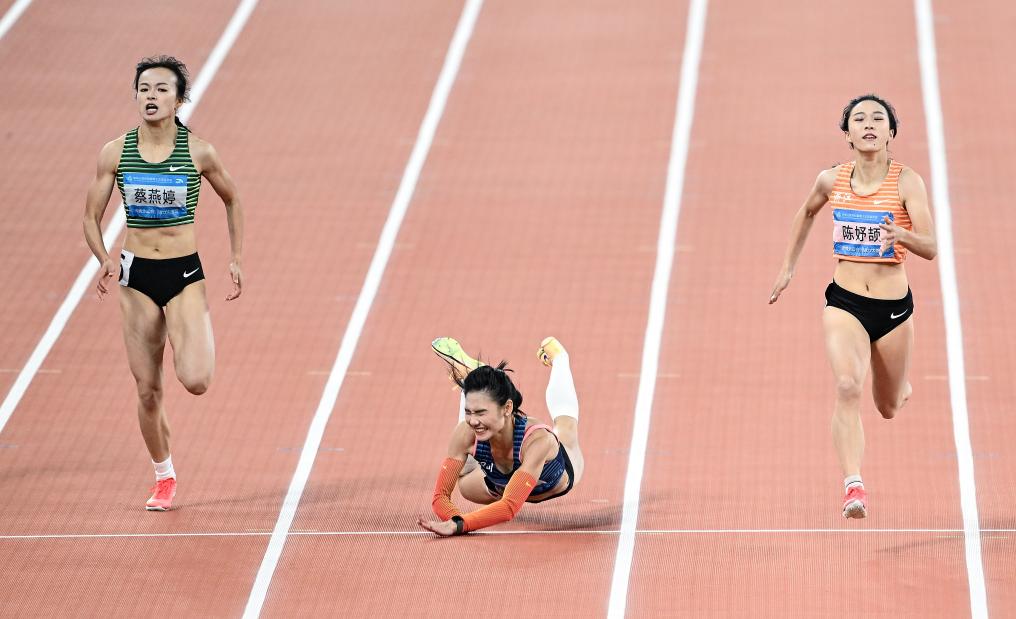 全运会｜沉浸式揭秘新华社记者如何出图·田径篇九游体育(图16)