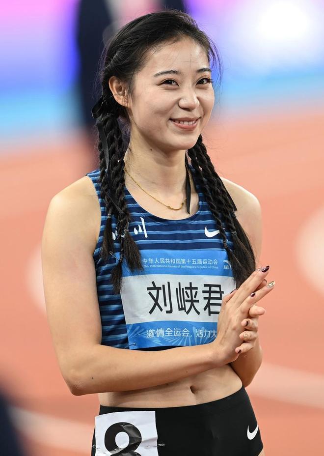 邵雨琪、刘峡君田径颜值天团从何而来——00后把个性融入九游体育项目诠释运动魅力(图5)