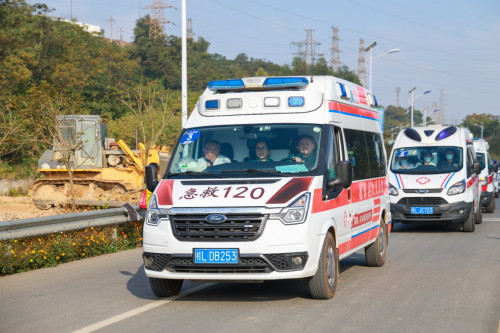 2025百色半程马拉松圆九游体育满收官 红色赛道绽放激情与荣耀(图16)