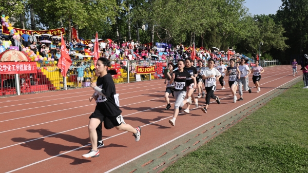 九游体育高中部 第十九届田径运动会全纪录：以翰林之名诠释速度与激情(图1)