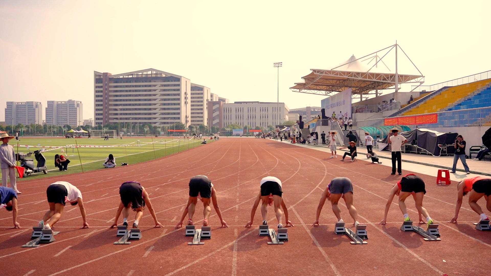 九游体育全国中学生田径冠军赛 太原四十八中4×400米接力获亚军(图1)