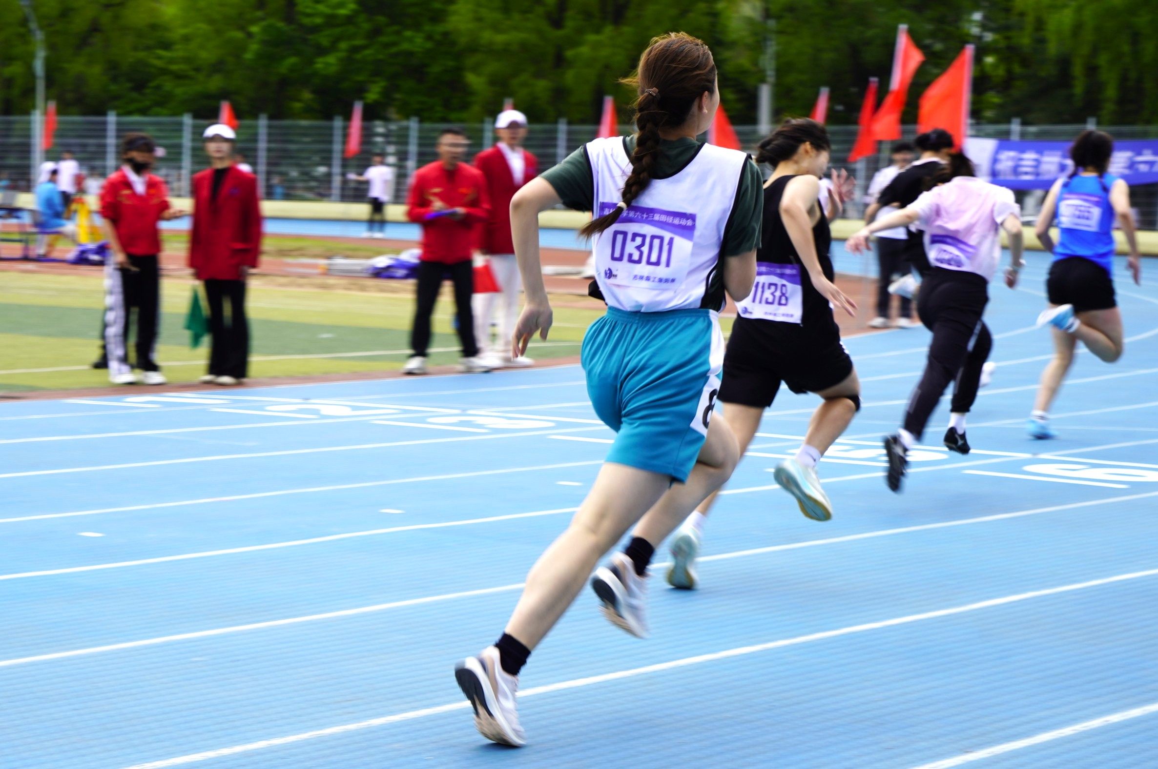 九游体育广东湛江：雷州市第十七届中小学生田径运动会开幕(图1)