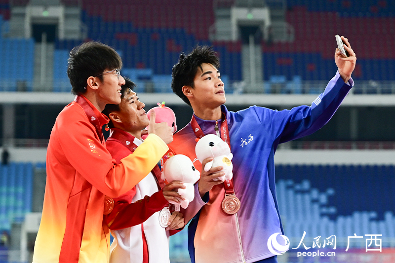 九游体育曾克理：跑出青春“加速度”(图1)