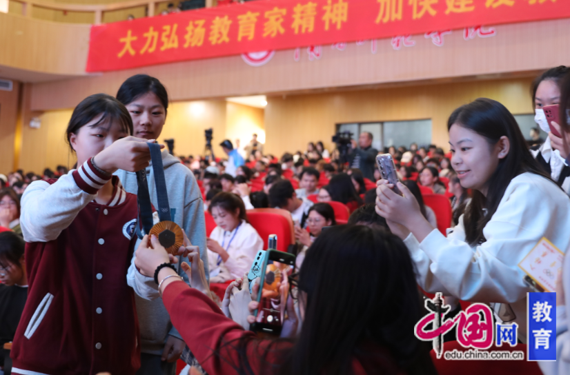 从“指尖触摸”到“内心触动”——奥运冠军“金牌大思政课”的Touch传播模型建构与实践九游体育(图4)