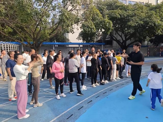 九游体育深圳市蛇口育才教育集团育才三小第33届田径运动会圆满举行(图4)