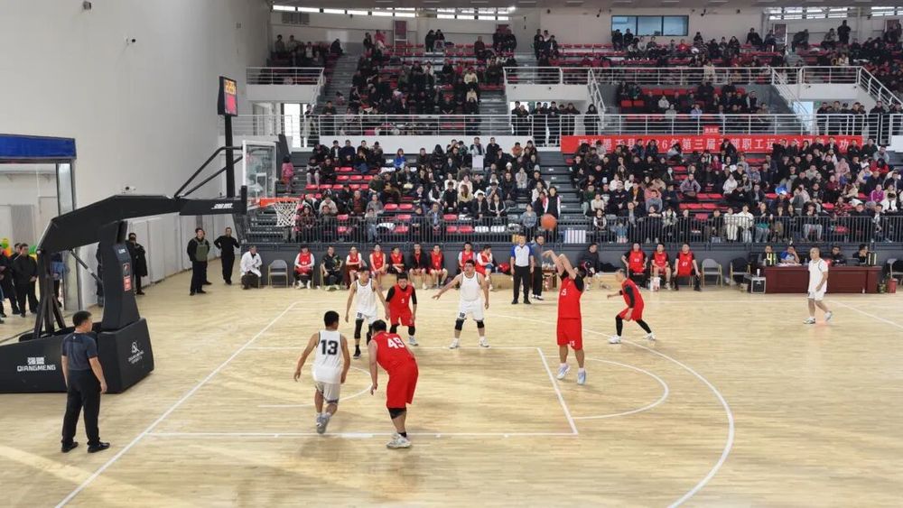 九游体育墨玉县2026年第三届干部职工运动会暨京墨篮球友谊赛开幕(图5)