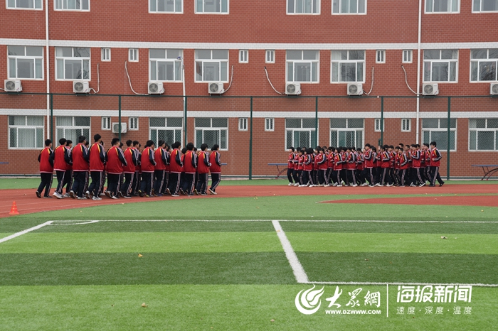 九游体育长清职专激情燃跑 点亮暖冬(图2)