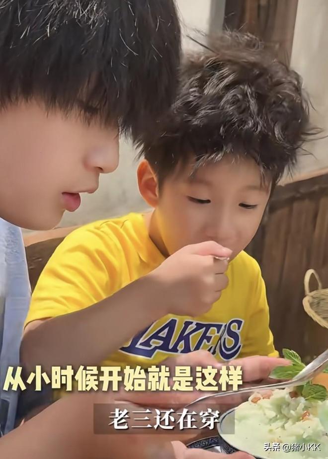 冉莹颖哭穷：水费一个月100儿子每天中饭4九游体育0块网友：这真没法喷(图7)