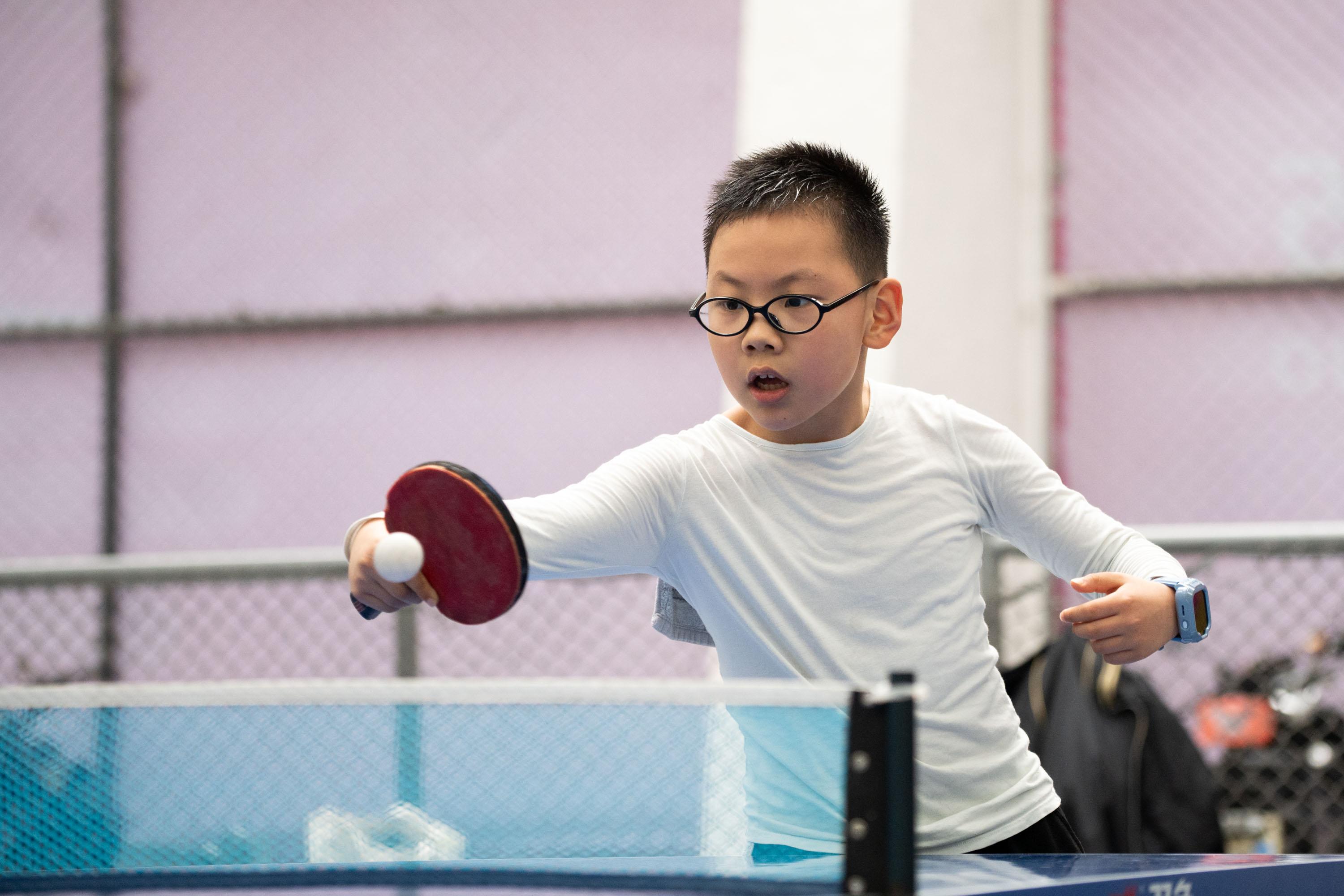九游体育万“马”奔腾动起来！广州体育场馆春节不打烊燃起全民健身热｜新春走基层(图3)