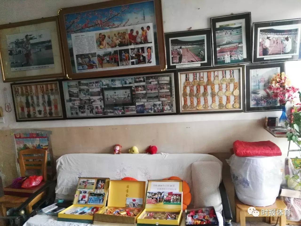 我九游体育身边的健身达人 拿了119枚金牌的济南“冠军奶奶”分享跑步“秘诀”：年轻人要注意脚步 老年人要跑得舒服(图3)