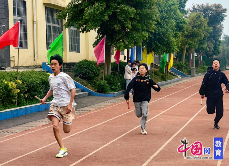 春风逐梦运动燃情 宜宾江安桐梓中学2026年春季田径运动会圆满举行九游体育(图3)