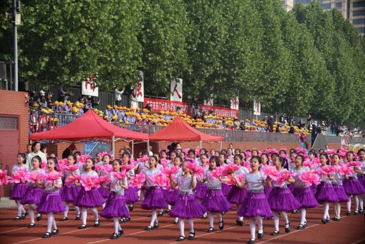 九游体育2026年任城区“体彩杯”中小学生田径运动会隆重开幕(图2)