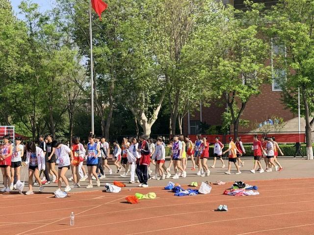 九游体育武安赛场连破9项市纪录！最燃的是这项尘封37年的成绩(图9)