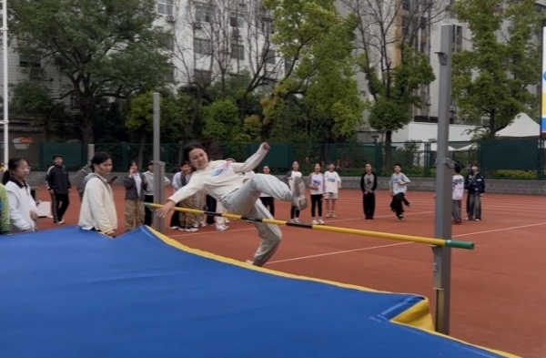 春风砺志扬赛场 少年意气奋向前——合肥市南国花园小学2026年春季田径运动会圆满落幕九游体育(图2)