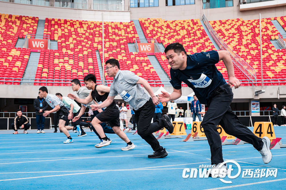 从“完成任务”到“主动备战”：一场比赛带火的全民健身热潮九游体育(图2)