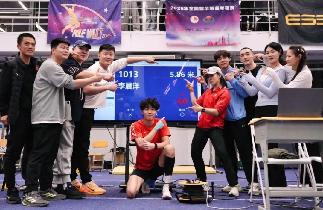 九游体育雨中“绝杀”！南昌大学学生李晨洋2026年全国田径锦标赛摘金(图3)