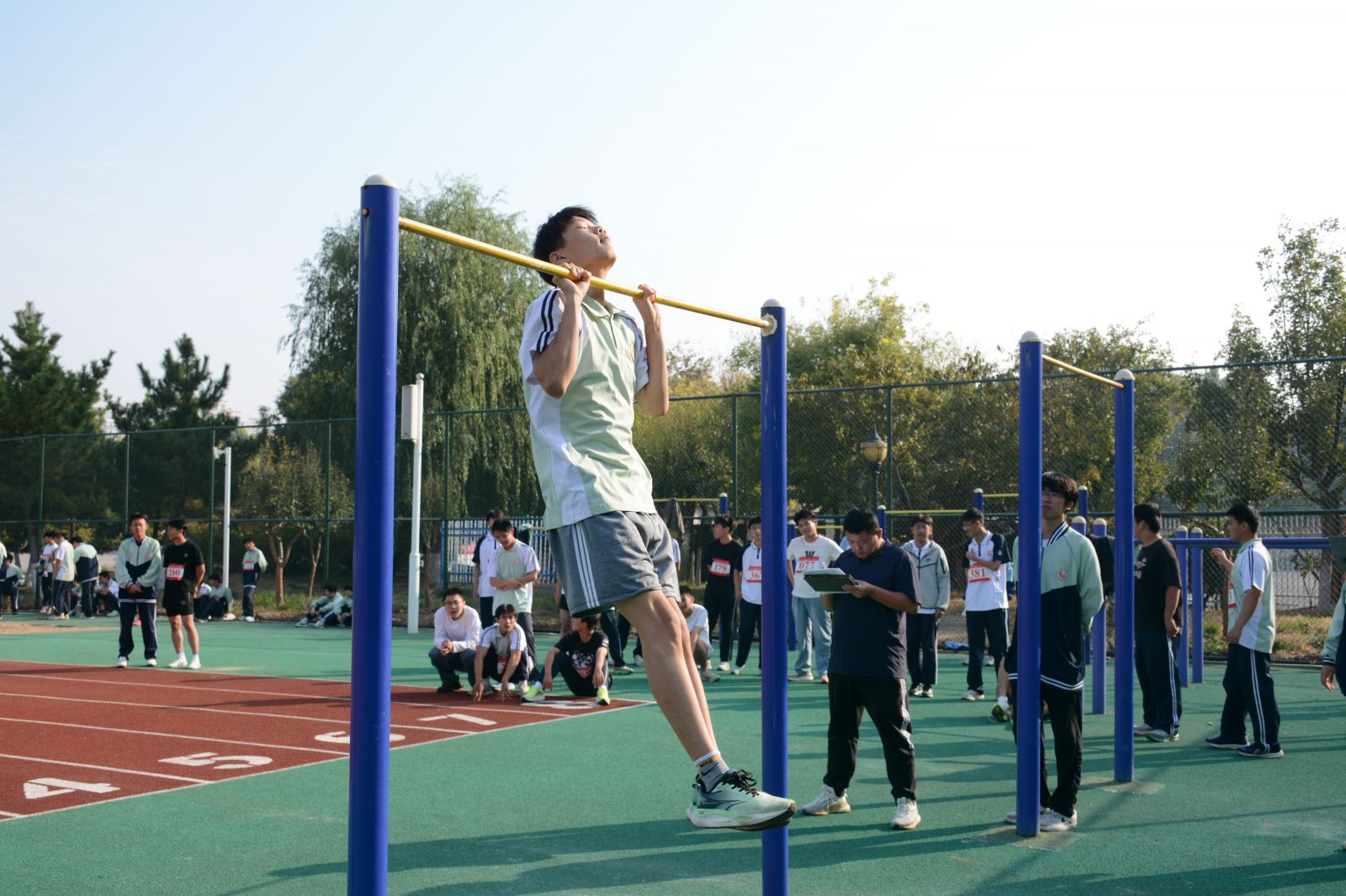 济南九游体育市莱芜职业中专2026年秋季田径运动会顺利闭幕(图4)